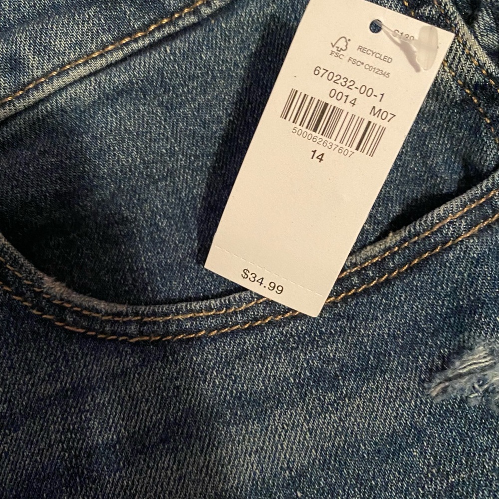 Old Navy Jean Shorts NWT - Picture 4 of 5